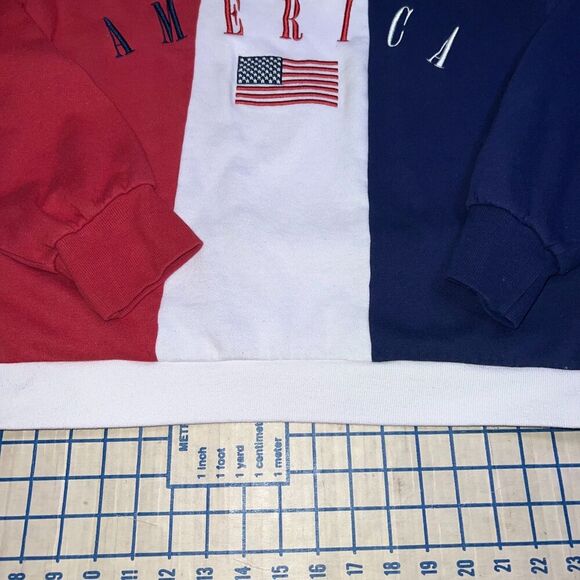 America Striped Crewneck Sweatshirt Size Medium IML Long Sleeve Pullover - Picture 6 of 9